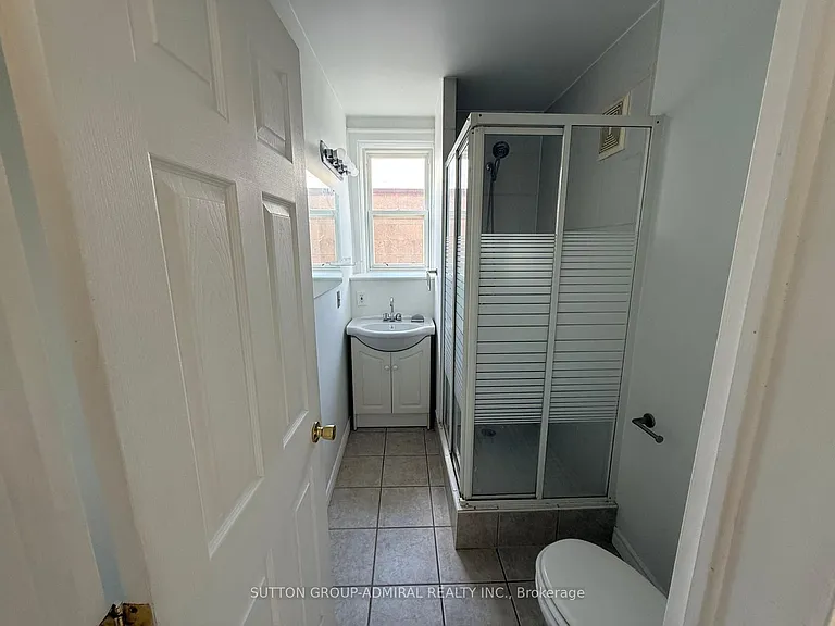 102 39th St W #2 — Photo 8