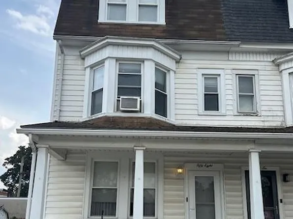 58 E Railroad St, Spring Grove, PA 17362