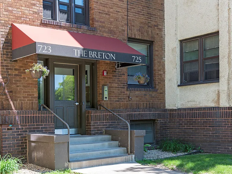 The Breton Apartments — Photo 36