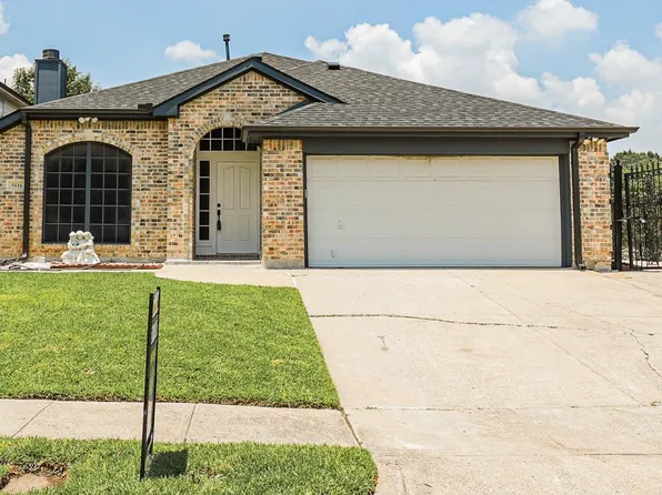 5616 Indian Hill Dr, Arlington, TX 76018
