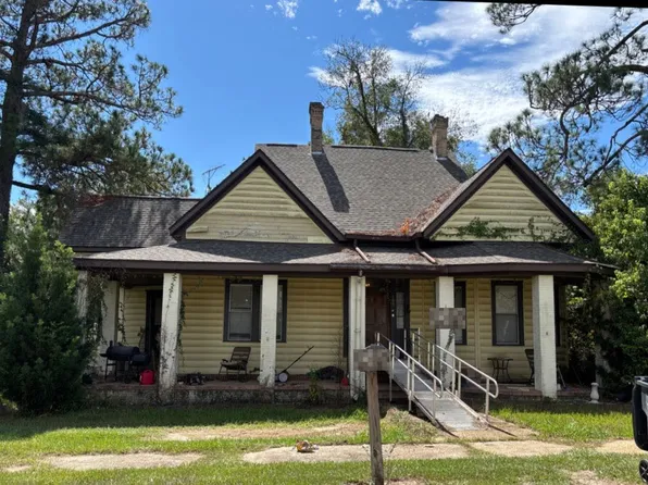 157 E Pine St, Colquitt, GA 39837
