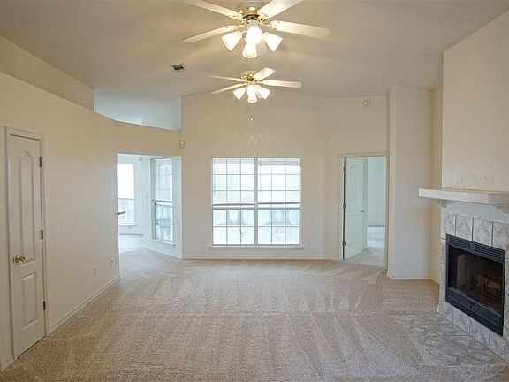 4th image of 2219 Valle Escondido Dr