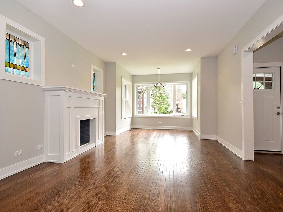 1st image of 5018 W Sunnyside Ave