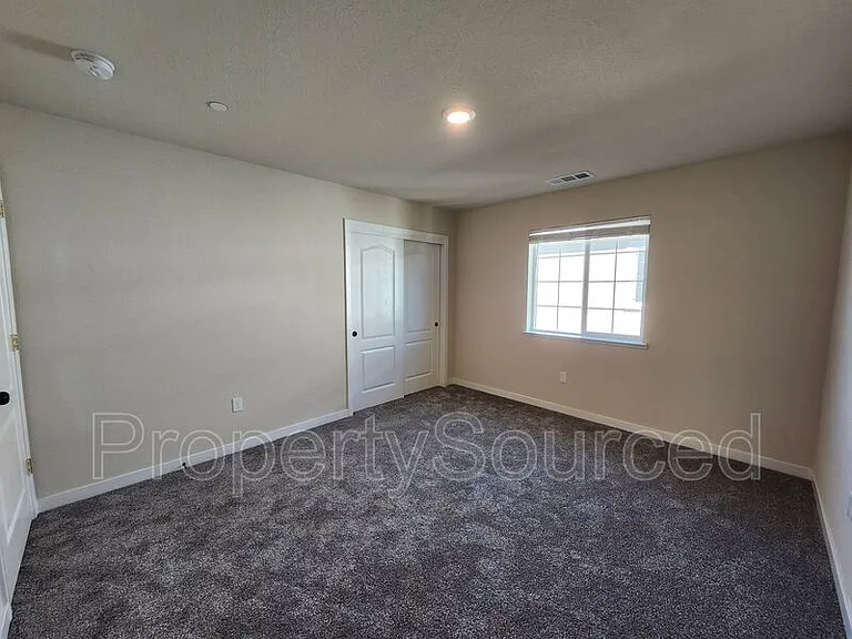 934 W Alameda St #A — Photo 9