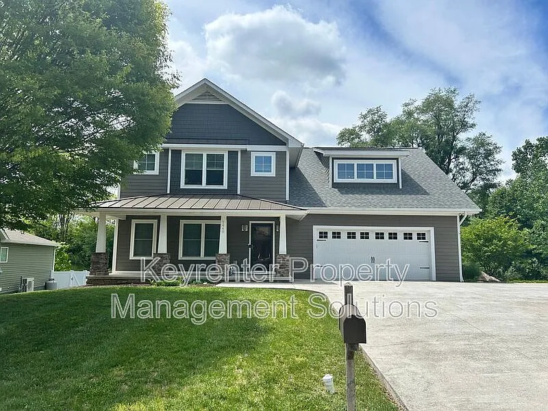 4 bed, 4.0 bath, 3008 sqft, $2,995 — Photo 3