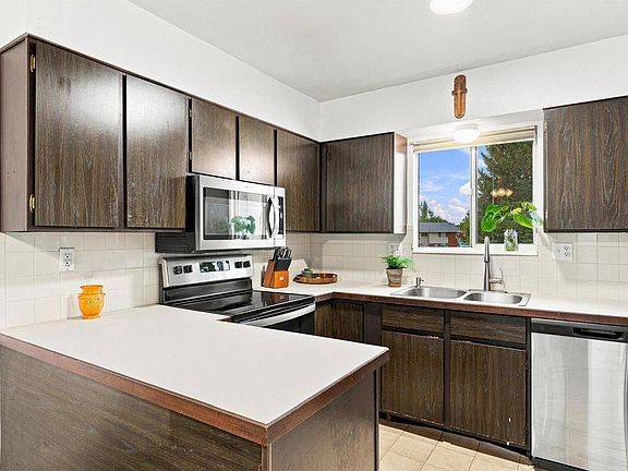 5th image of 1727 Azalea Dr #4