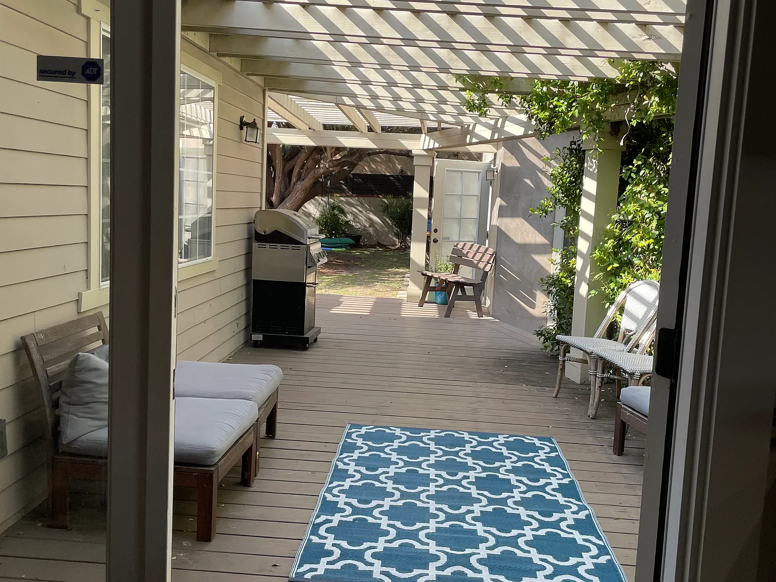 3 bed, 1320 sqft, $6,100 — Photo 4