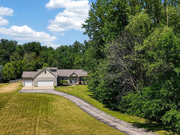 2nd image of 4711 Pardee Rd