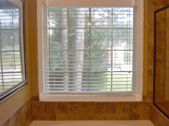 4th image of 4021 Ashford Way