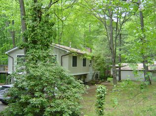 27 Ross Ave, Chestnut Ridge, NY 10972