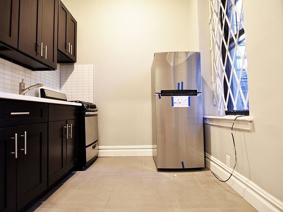 4th image of 1688 York Ave APT 2B