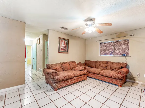 2108 SE 21st St, Mineral Wells, TX 76067