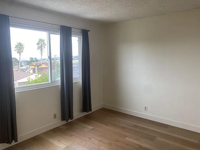81 Camelot Ct — Photo 17