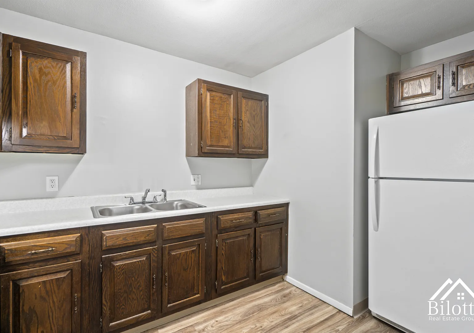 1250 South Broadway — Photo 3