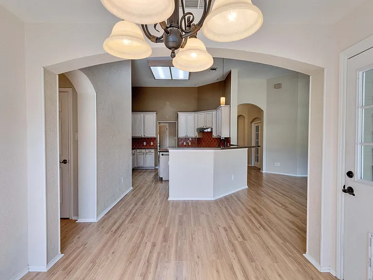 2901 Warwick Way — Photo 15