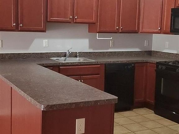 3rd image of 713 Liberty Ct