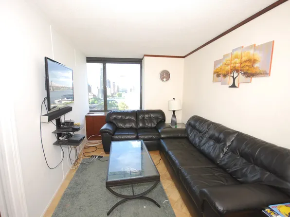 415 East 37th Street image 2 of 26