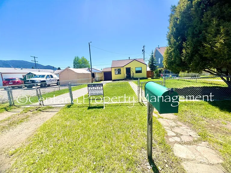 2508 Nettie St — Photo 1