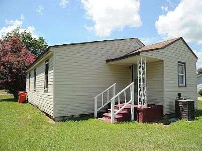 2nd image of 616 Cardwell St