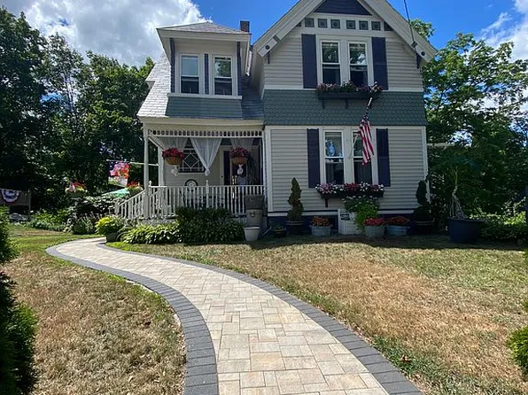 51 Alice Ave, Woonsocket, RI 02895