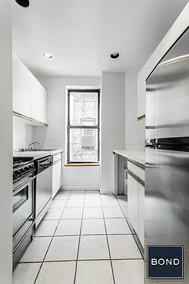 Rented by Bond New York | media 20