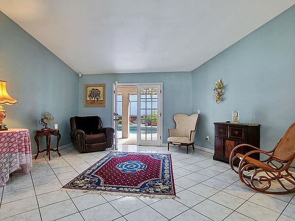 5th image of 17230 Driftwood Ln