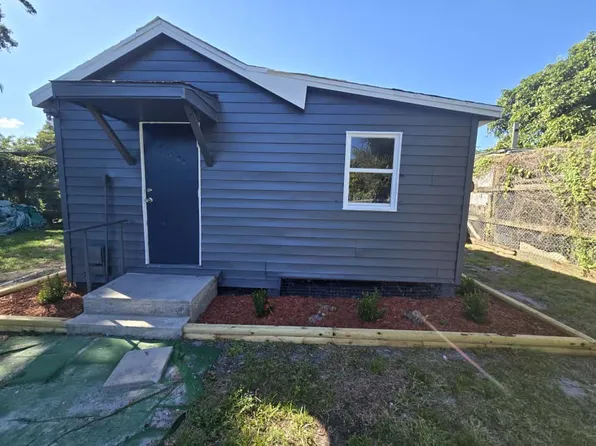 203 S 31st St #B, Fort Pierce, FL 34947