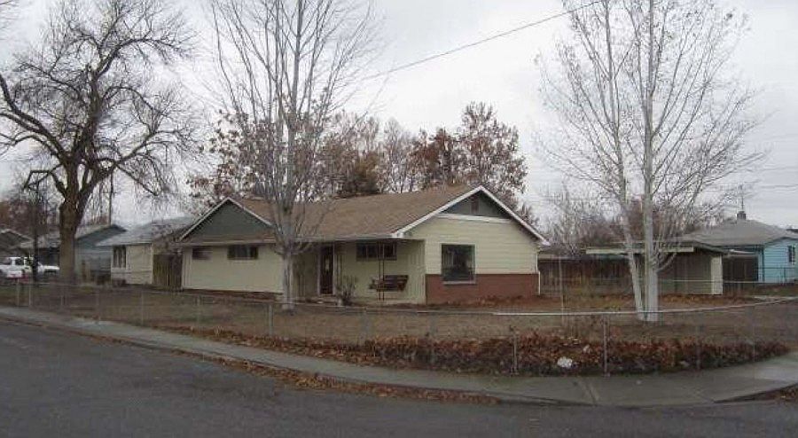 1st image of 1025 Winslow Ave