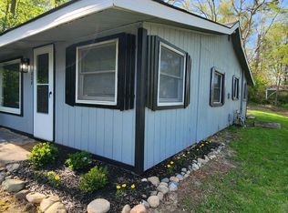 11228 Silver Dr, Whitmore Lake, MI 48189