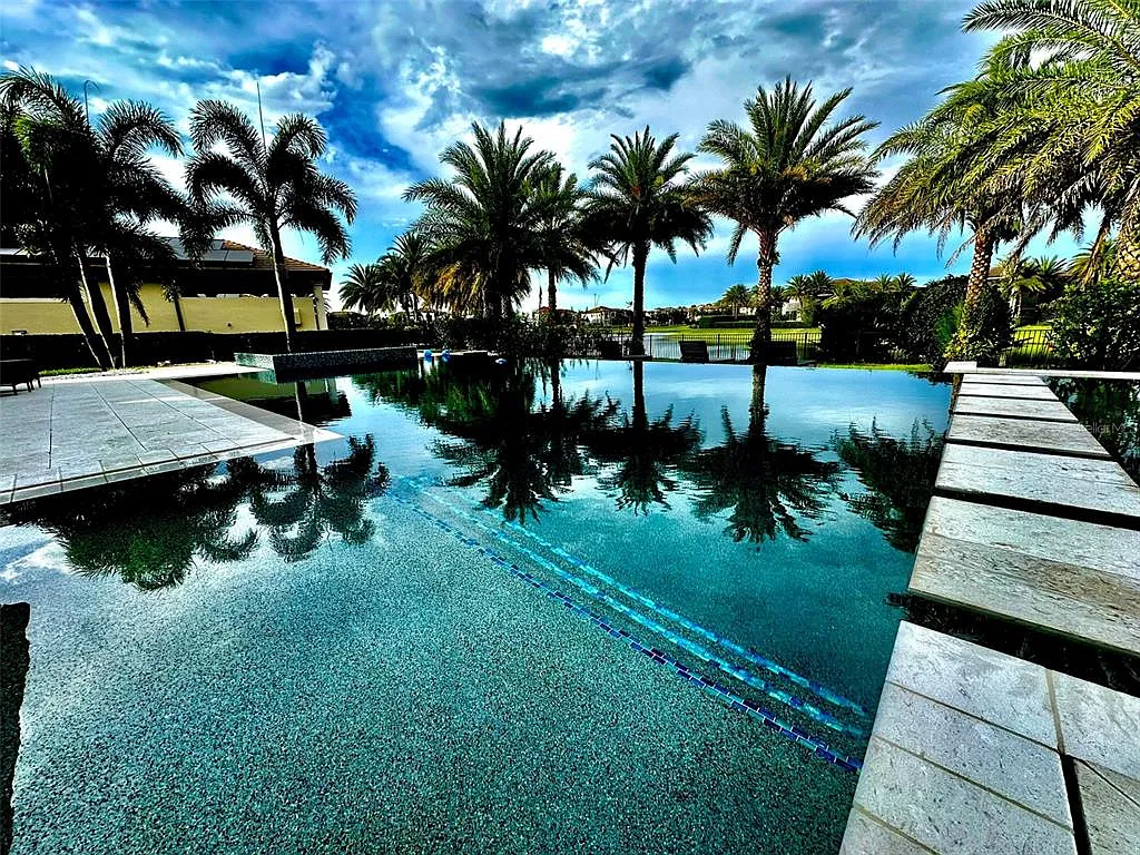 5 bed, 6.5 bath, 5362 sqft, $13,800 — Photo 3