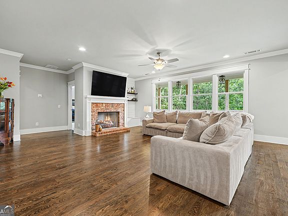 5th image of 5171 Glen Forrest Dr