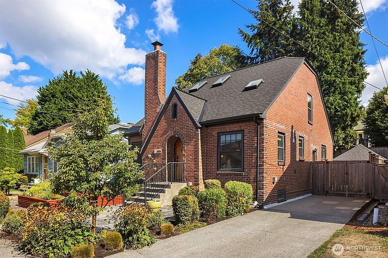 3rd image of 3606 42nd Avenue SW