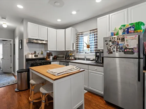 1346 W Walton St #2, Chicago, IL 60642