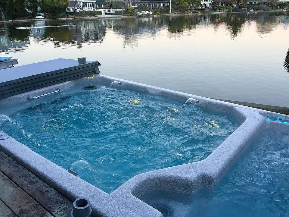 Swim Spa/Hot Tub