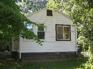 9031 Oakridge Dr, Temperance, MI 48182