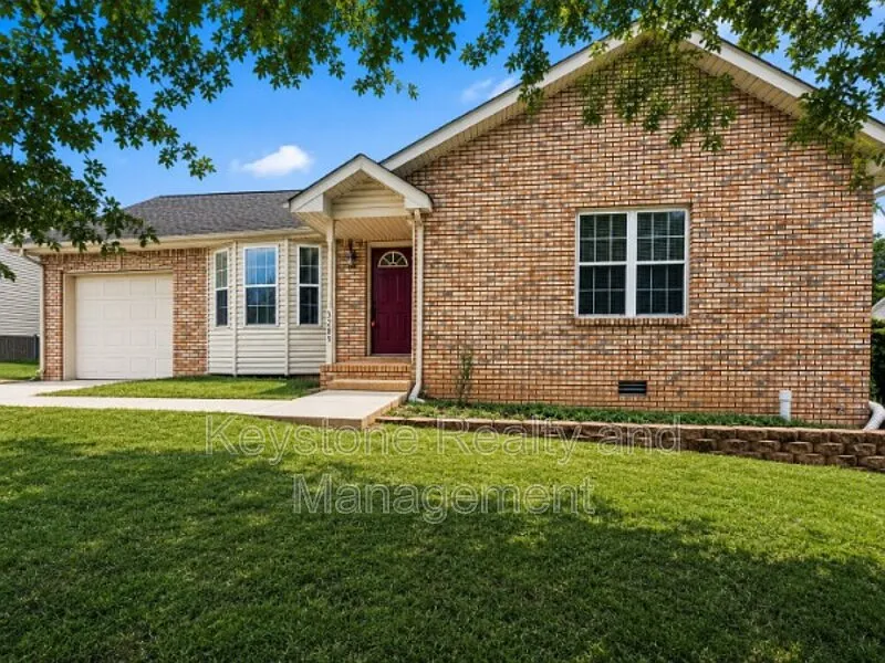 3 bed, 2.0 bath, 1145 sqft, $1,450 — Photo 1