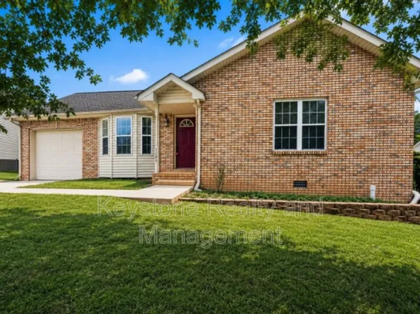 3289 N Senseney Cir, Clarksville, TN 37042