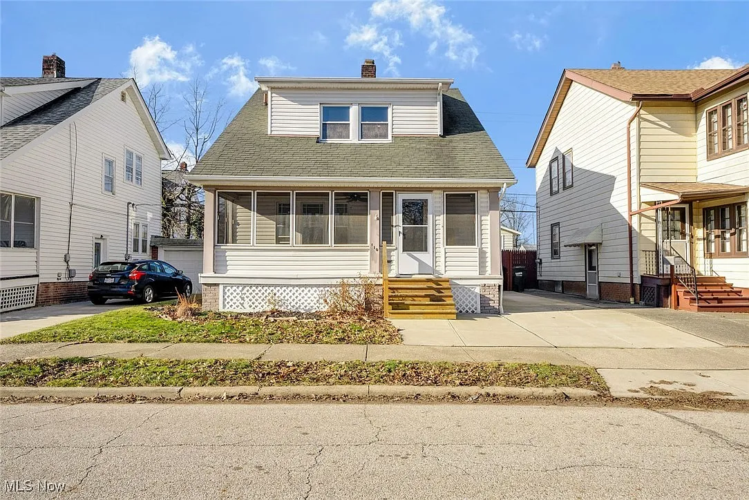 110 E 205th St photo 1