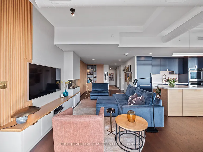 21 Lawren Harris Sq #904 — Photo 11