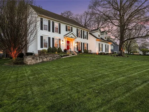 13804 Eby St, Overland Park, KS 66221