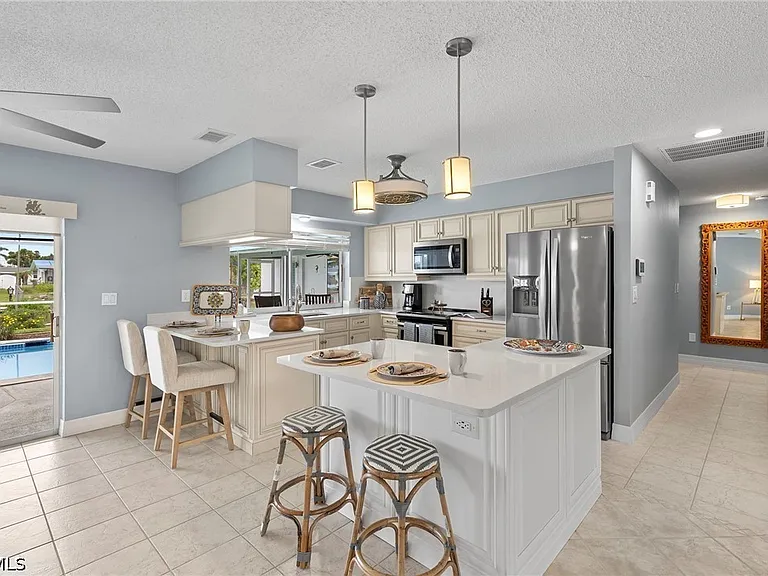 5240 SW 2nd Pl — Photo 13