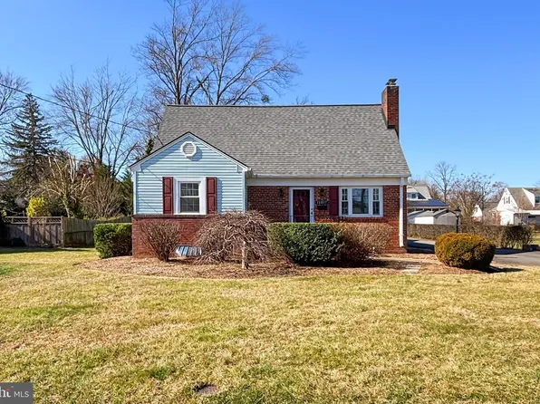 10817 Woodhaven Dr, Fairfax, VA 22030