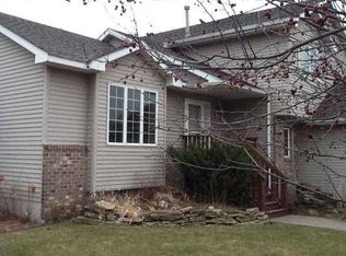 1024 Dennis St S, Maplewood, MN 55119