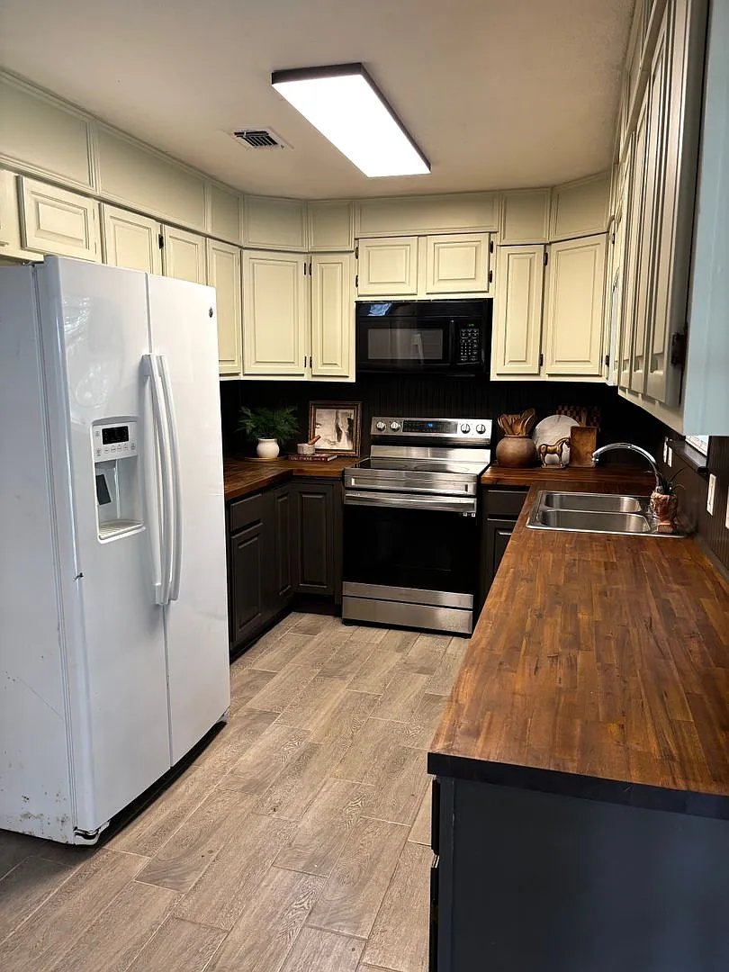 Remodeled Home for Lease! — Photo 2