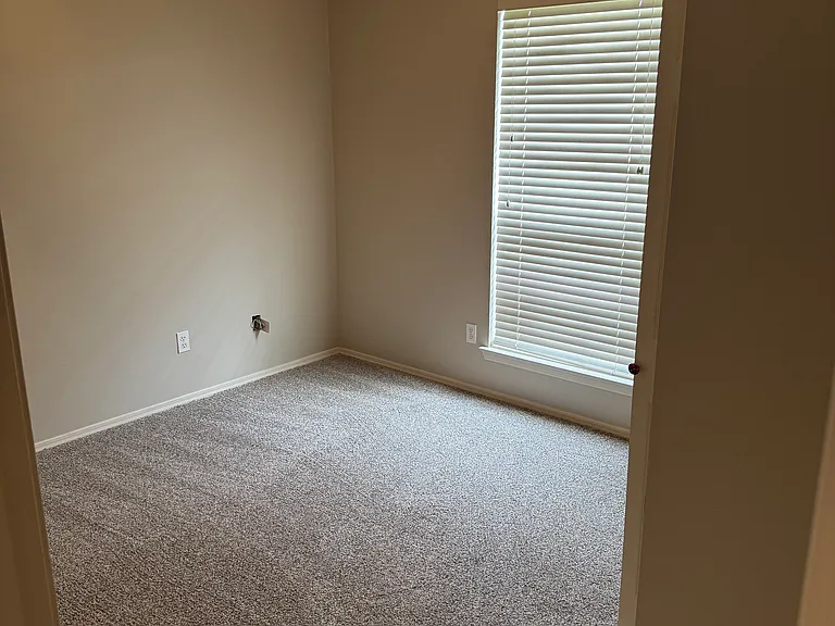 1108 Kenwood Cv — Photo 13