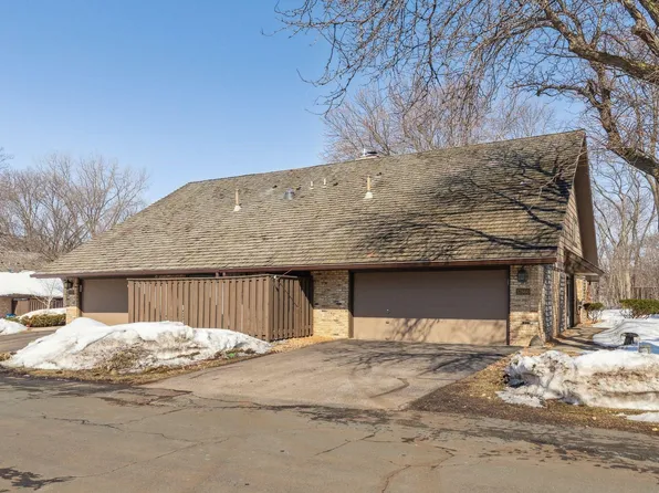 17860 Tioga Trl, Wayzata, MN 55391
