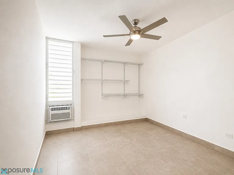 155 Valle Taft #202 — Photo 7