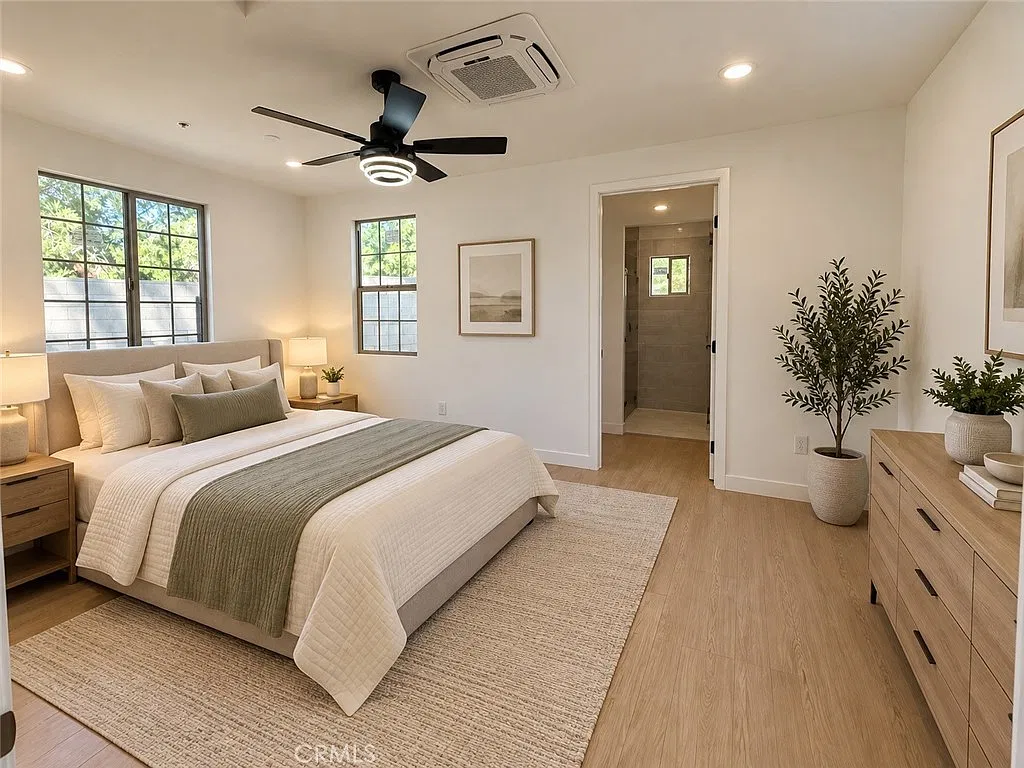 2 bed, 2.5 bath, 1200 sqft, $3,900 — Photo 4