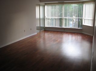 309 Major Mackenzie Dr E #221, Richmond Hill, ON L4C 9V5