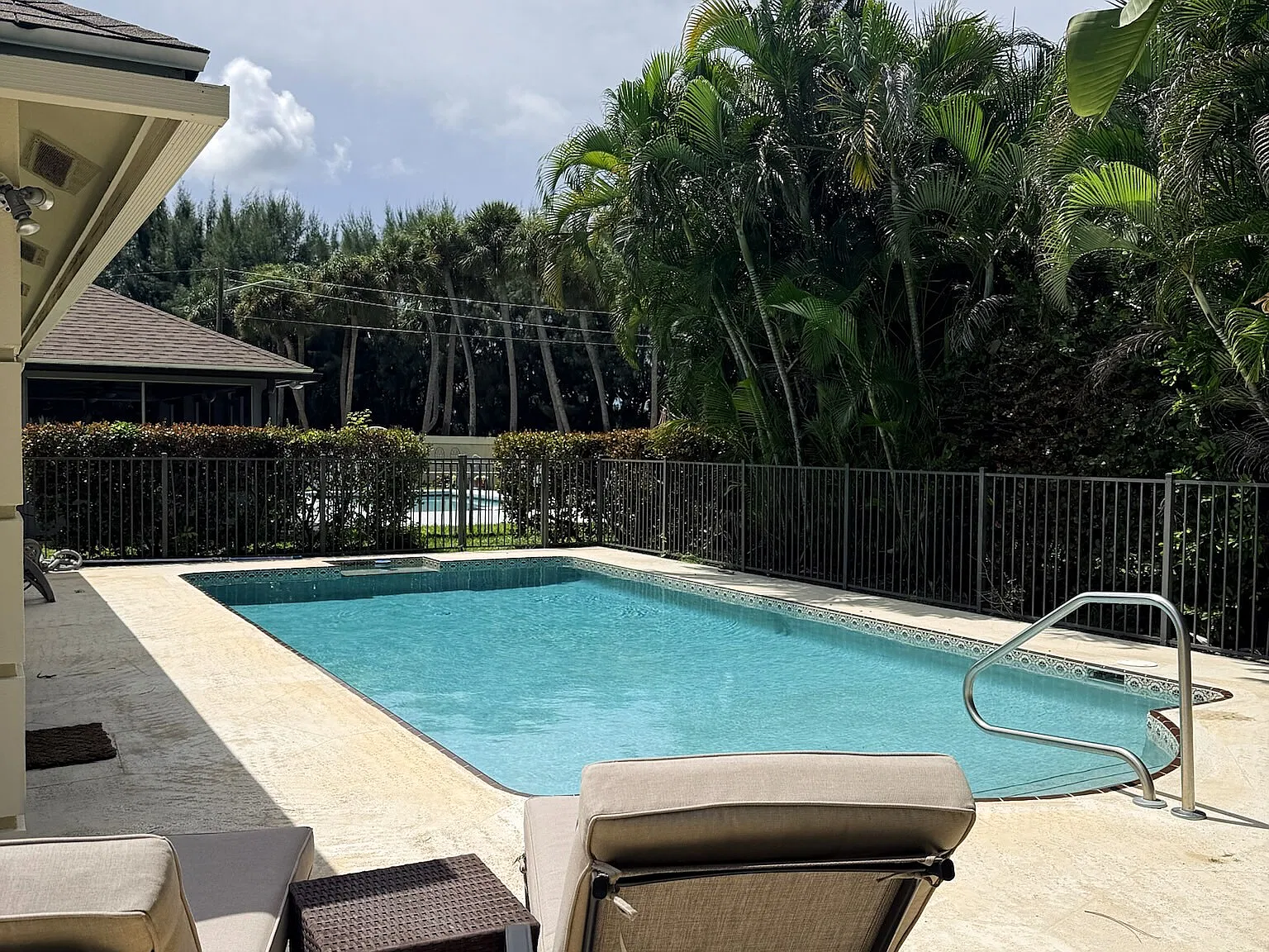 3 bed, 1557 sqft, $4,500 — Photo 2